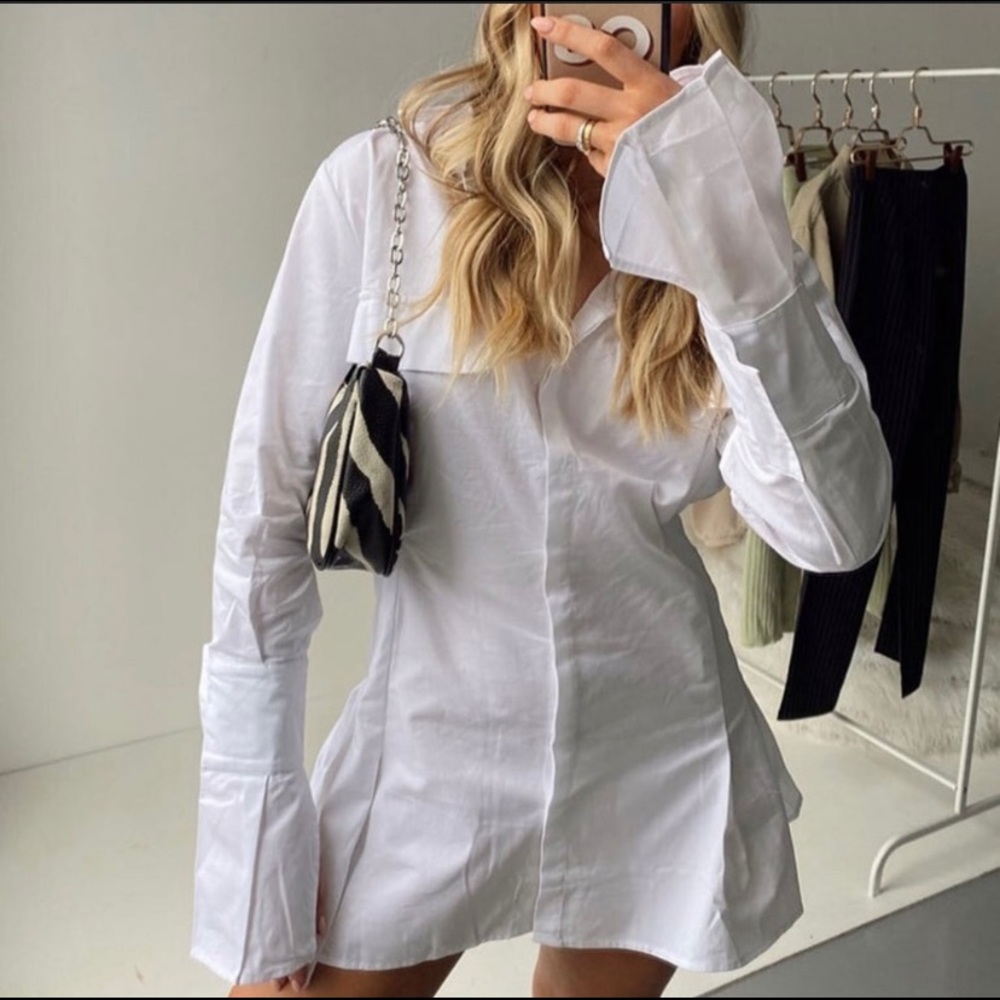 COPY - Lioness mini white button up dress in size XXS. Never worn in perfect co…
